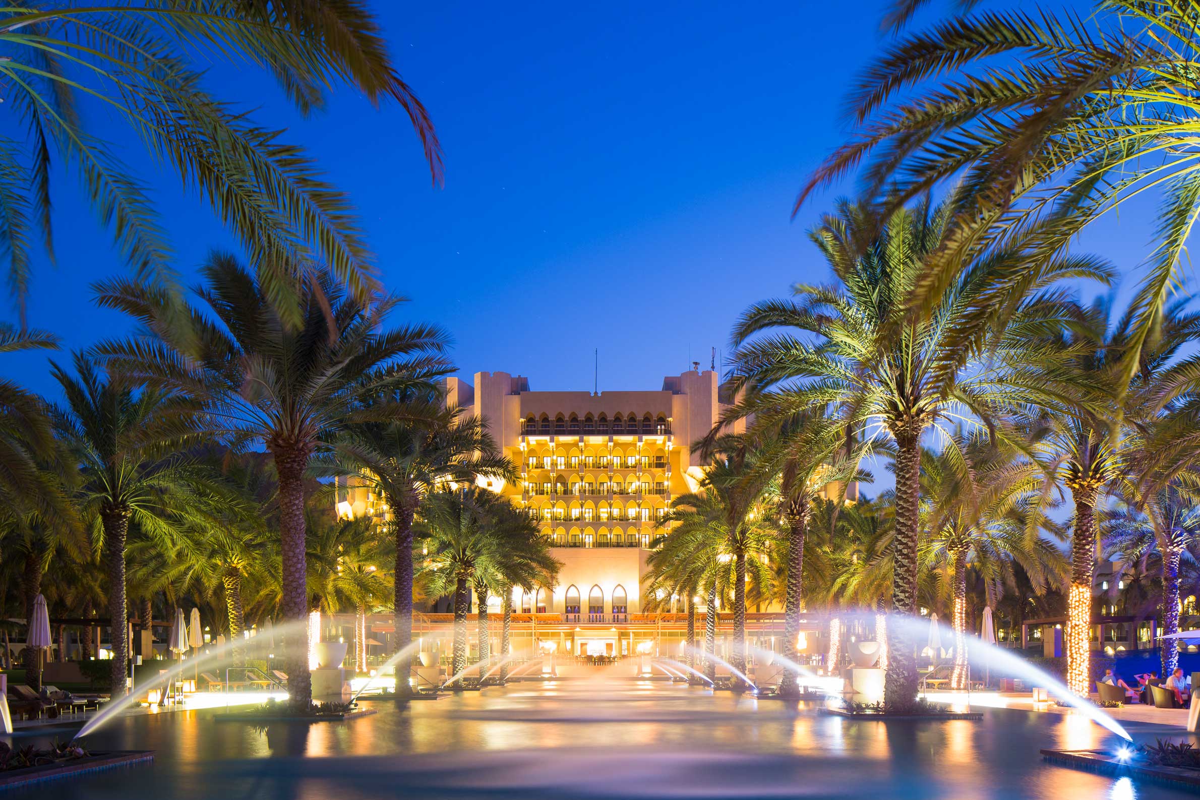 Hotell Bustan Palace  Ritz-Carlton Hotel  Muscat  Oman      Travel
